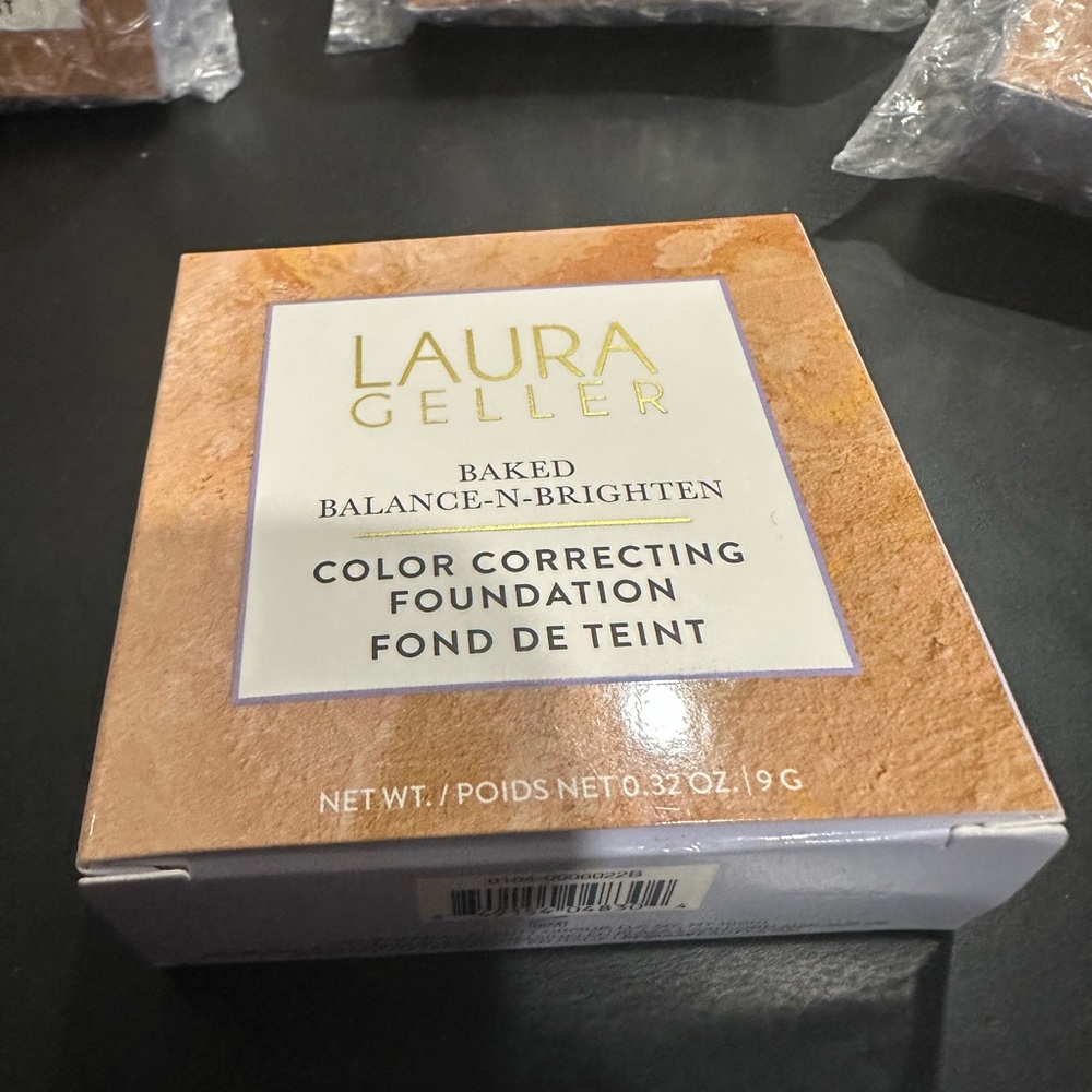 Laura Geller Baked Balance-N-Brighten Color correcting Foundation